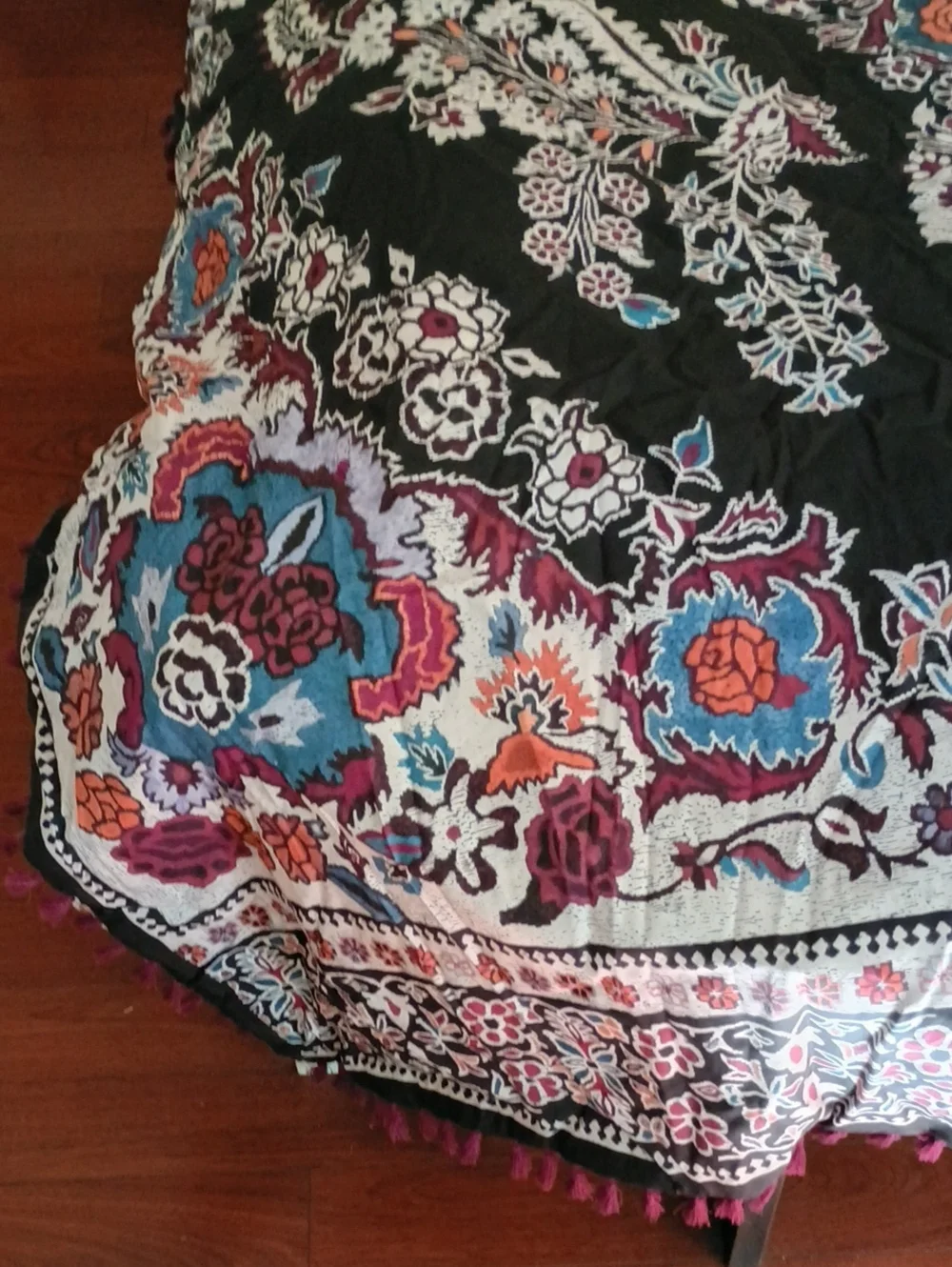 Urban Outfitters Zenia Tassel Duvet Cover And Pillow Shams, Full/Queen - NWT